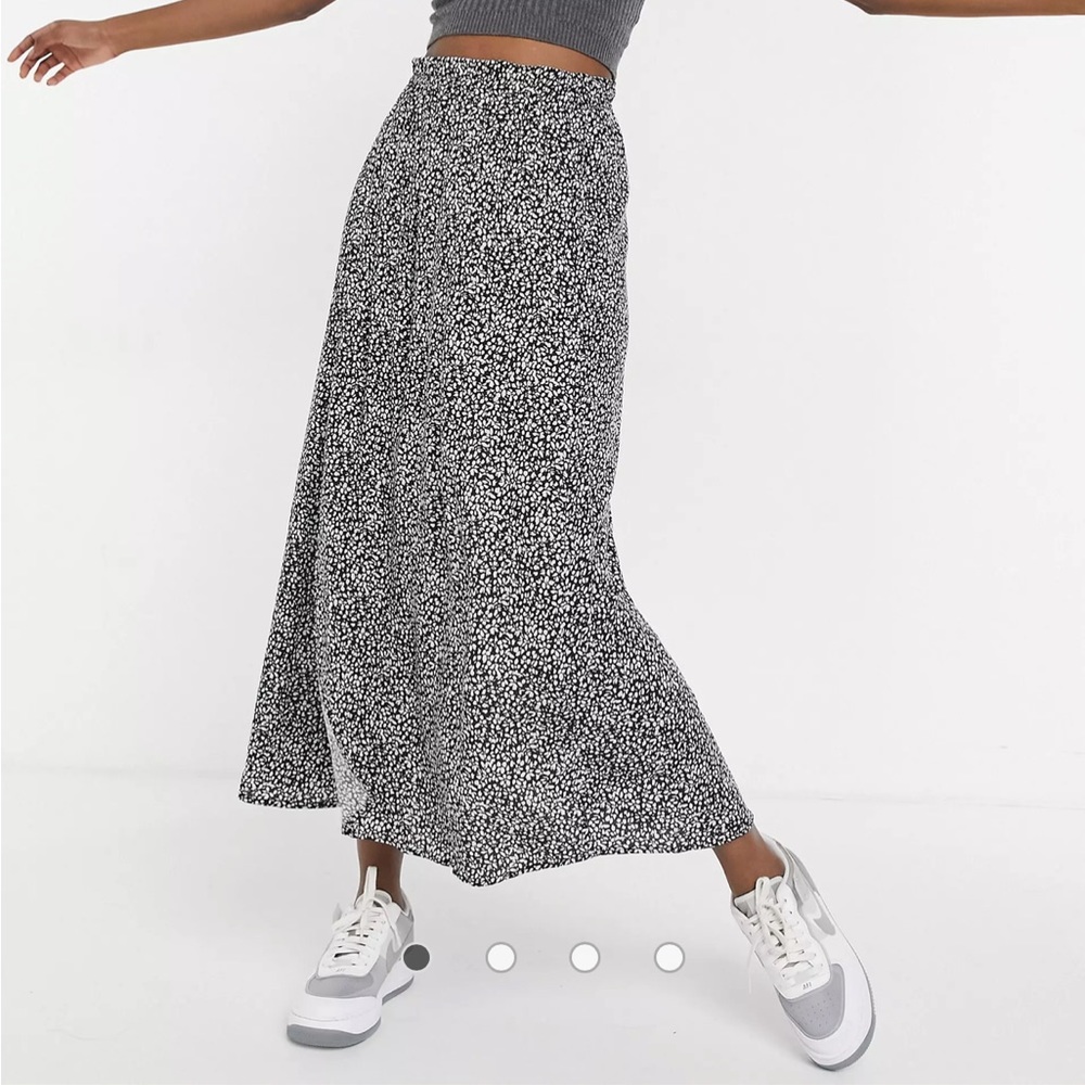 Pull&Bear printed midi skirt in black floral print